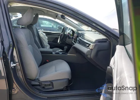 2025 Toyota Camry Le из США, поврежденный, VIN 4T1DAACK2SU187556